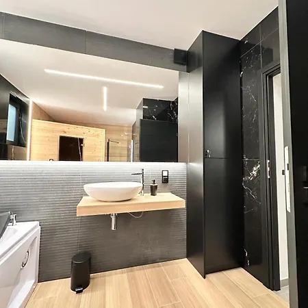 Appartement Prywatna Sauna, Jacuzzi I Bilard